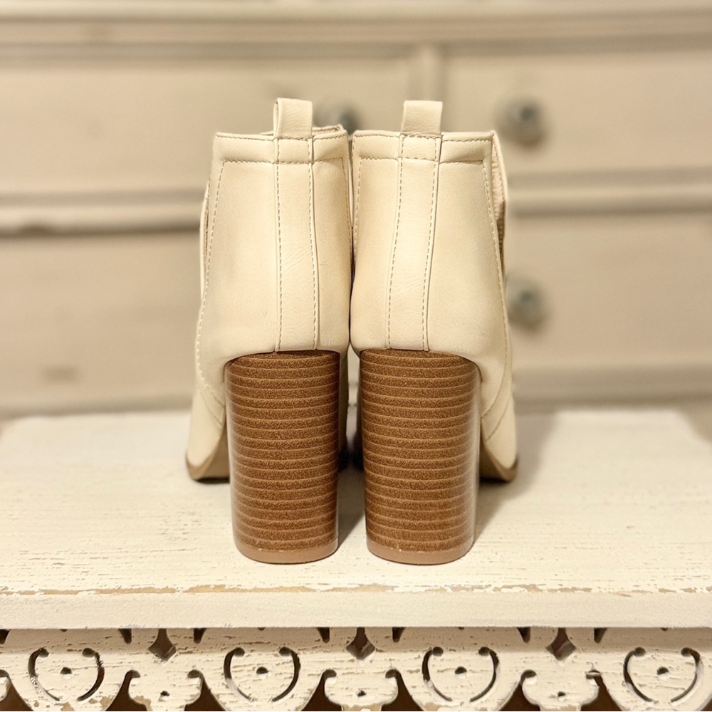 Qupid Bonnie Peep Toe Ankle Booties - Picture 5 of 8